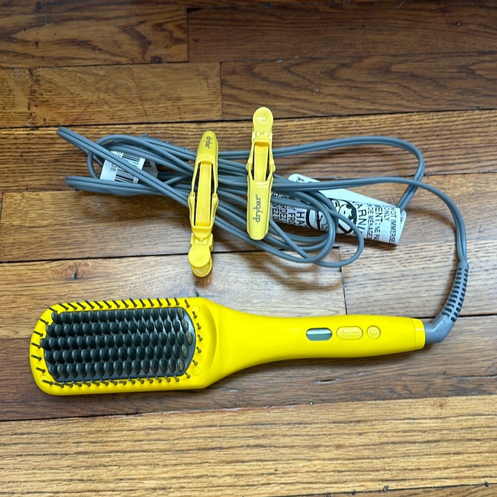 Drybar The Brush Crush Heated Straightening Brush
